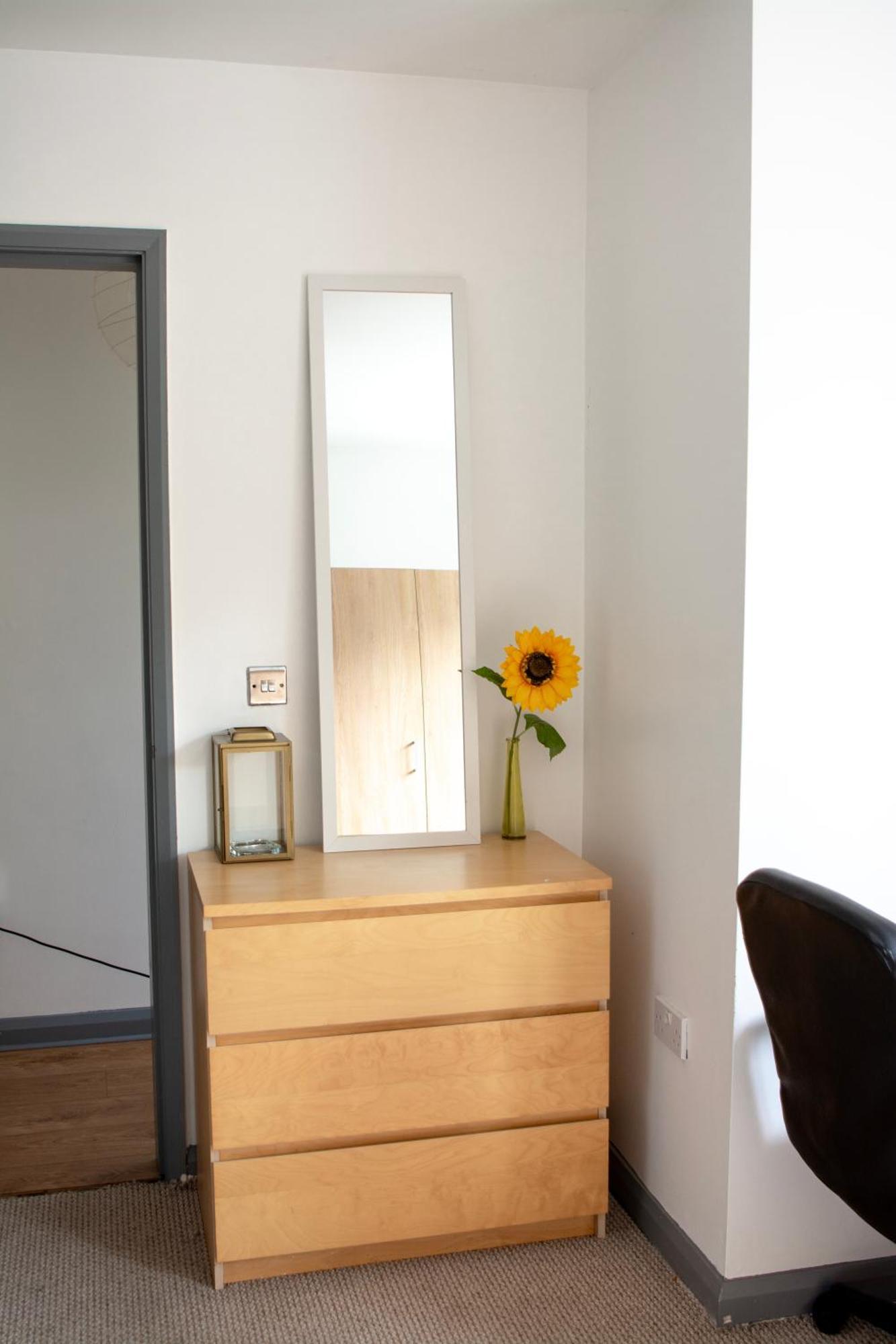 Well-Equipped 4 Bedroom House Close To City Centre Leeds  Esterno foto